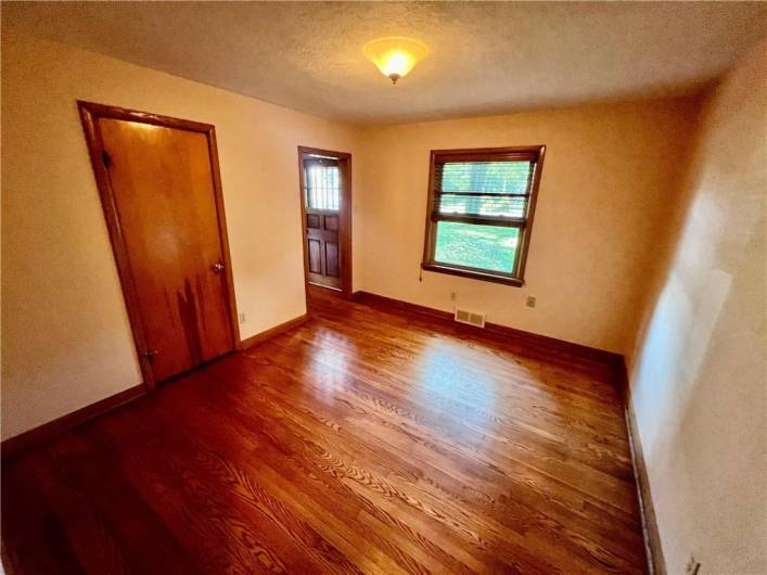 963 Kings Chapel Rd, New Castle, PA 16105, 3 Bedrooms Bedrooms, 7 Rooms Rooms,2 BathroomsBathrooms,Residential,For Sale,Kings Chapel Rd,1711720