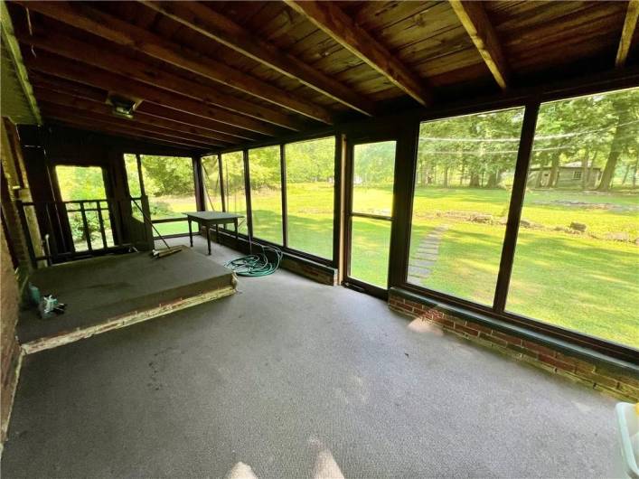 963 Kings Chapel Rd, New Castle, PA 16105, 3 Bedrooms Bedrooms, 7 Rooms Rooms,2 BathroomsBathrooms,Residential,For Sale,Kings Chapel Rd,1711720