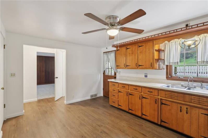 714 Colonial, Apollo, PA 15613, 4 Bedrooms Bedrooms, 10 Rooms Rooms,1.1 BathroomsBathrooms,Residential,For Sale,Colonial,1711727