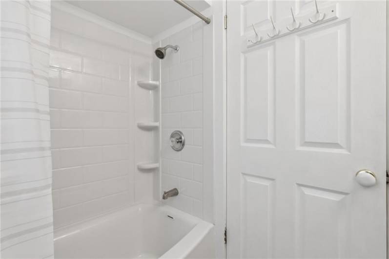 714 Colonial, Apollo, PA 15613, 4 Bedrooms Bedrooms, 10 Rooms Rooms,1.1 BathroomsBathrooms,Residential,For Sale,Colonial,1711727