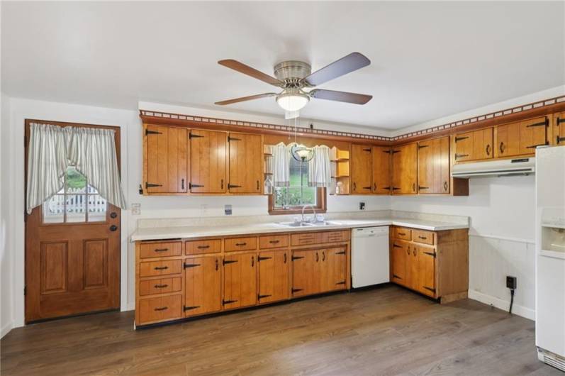 714 Colonial, Apollo, PA 15613, 4 Bedrooms Bedrooms, 10 Rooms Rooms,1.1 BathroomsBathrooms,Residential,For Sale,Colonial,1711727