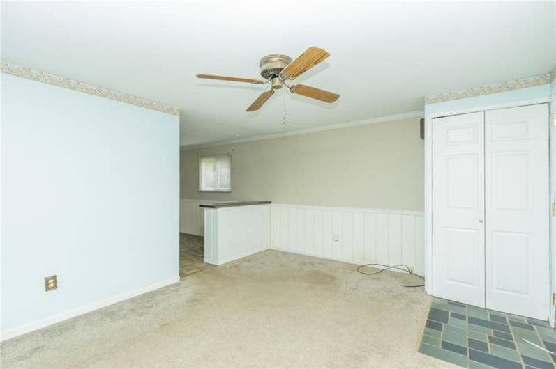 127 Mardi Gras Dr, Pittsburgh, PA 15239, 2 Bedrooms Bedrooms, 6 Rooms Rooms,2 BathroomsBathrooms,Residential,For Sale,Mardi Gras Dr,1711737