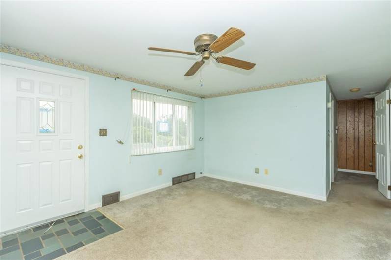 127 Mardi Gras Dr, Pittsburgh, PA 15239, 2 Bedrooms Bedrooms, 6 Rooms Rooms,2 BathroomsBathrooms,Residential,For Sale,Mardi Gras Dr,1711737