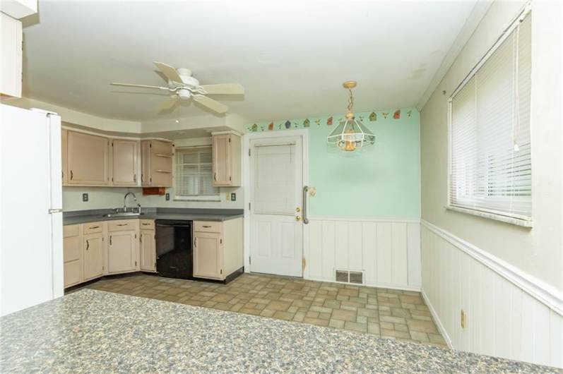 127 Mardi Gras Dr, Pittsburgh, PA 15239, 2 Bedrooms Bedrooms, 6 Rooms Rooms,2 BathroomsBathrooms,Residential,For Sale,Mardi Gras Dr,1711737