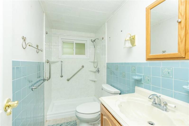 127 Mardi Gras Dr, Pittsburgh, PA 15239, 2 Bedrooms Bedrooms, 6 Rooms Rooms,2 BathroomsBathrooms,Residential,For Sale,Mardi Gras Dr,1711737