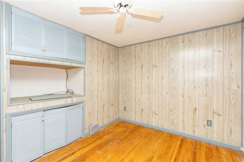 127 Mardi Gras Dr, Pittsburgh, PA 15239, 2 Bedrooms Bedrooms, 6 Rooms Rooms,2 BathroomsBathrooms,Residential,For Sale,Mardi Gras Dr,1711737