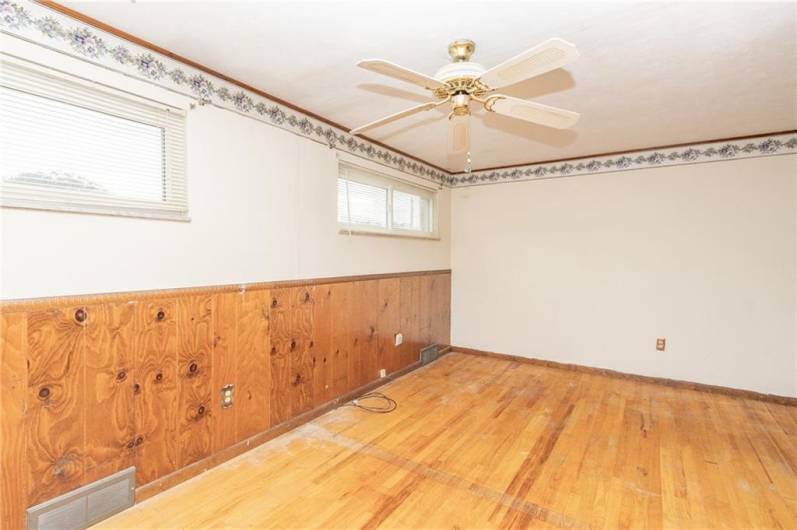 127 Mardi Gras Dr, Pittsburgh, PA 15239, 2 Bedrooms Bedrooms, 6 Rooms Rooms,2 BathroomsBathrooms,Residential,For Sale,Mardi Gras Dr,1711737