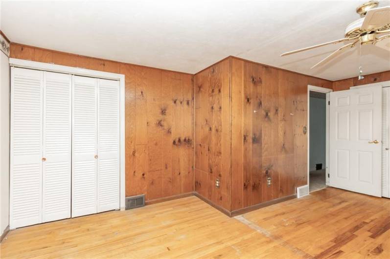 127 Mardi Gras Dr, Pittsburgh, PA 15239, 2 Bedrooms Bedrooms, 6 Rooms Rooms,2 BathroomsBathrooms,Residential,For Sale,Mardi Gras Dr,1711737