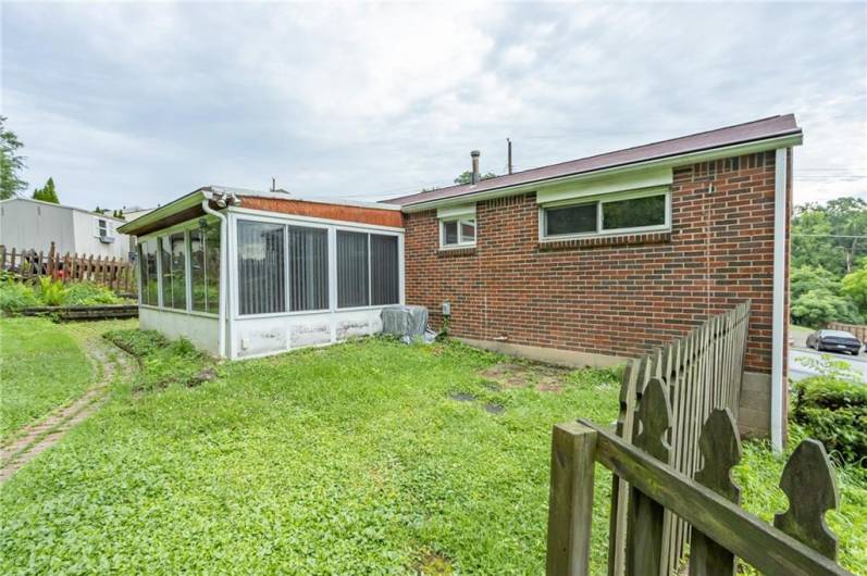 127 Mardi Gras Dr, Pittsburgh, PA 15239, 2 Bedrooms Bedrooms, 6 Rooms Rooms,2 BathroomsBathrooms,Residential,For Sale,Mardi Gras Dr,1711737