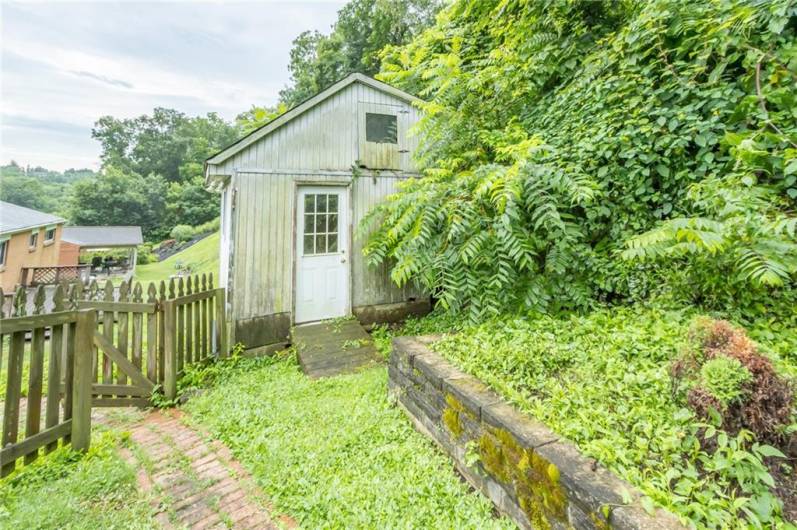127 Mardi Gras Dr, Pittsburgh, PA 15239, 2 Bedrooms Bedrooms, 6 Rooms Rooms,2 BathroomsBathrooms,Residential,For Sale,Mardi Gras Dr,1711737