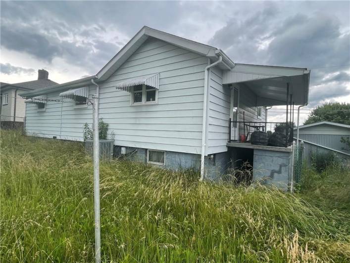 137 Front St, Blairsville, PA 15717, 2 Bedrooms Bedrooms, ,1 BathroomBathrooms,Residential,For Sale,Front St,1711738
