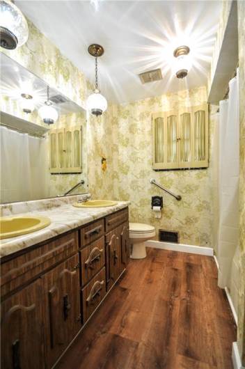 Double Vanity Sinks in Master Bathroom & Newer Flooring