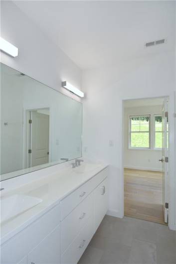 131 Birch Dr., Wexford, PA 15090, 5 Bedrooms Bedrooms, 14 Rooms Rooms,4.1 BathroomsBathrooms,Residential,For Sale,Birch Dr.,0,1711744