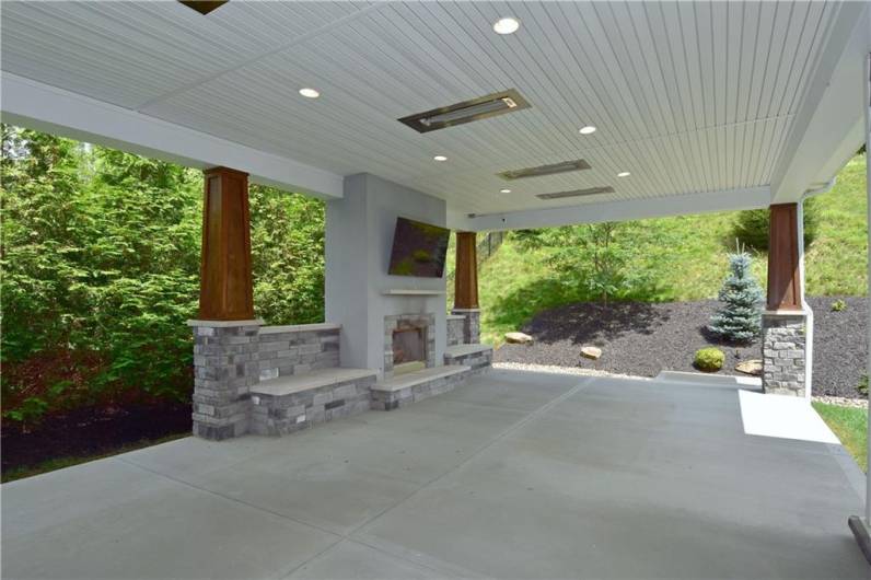 131 Birch Dr., Wexford, PA 15090, 5 Bedrooms Bedrooms, 14 Rooms Rooms,4.1 BathroomsBathrooms,Residential,For Sale,Birch Dr.,0,1711744