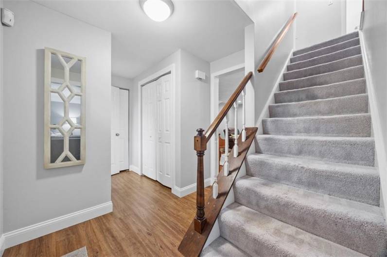 215 Edgewood Dr, Canonsburg, PA 15317, 4 Bedrooms Bedrooms, 9 Rooms Rooms,2.1 BathroomsBathrooms,Residential,For Sale,Edgewood Dr,1711747