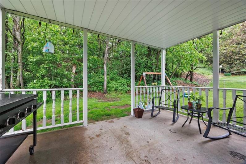 215 Edgewood Dr, Canonsburg, PA 15317, 4 Bedrooms Bedrooms, 9 Rooms Rooms,2.1 BathroomsBathrooms,Residential,For Sale,Edgewood Dr,1711747