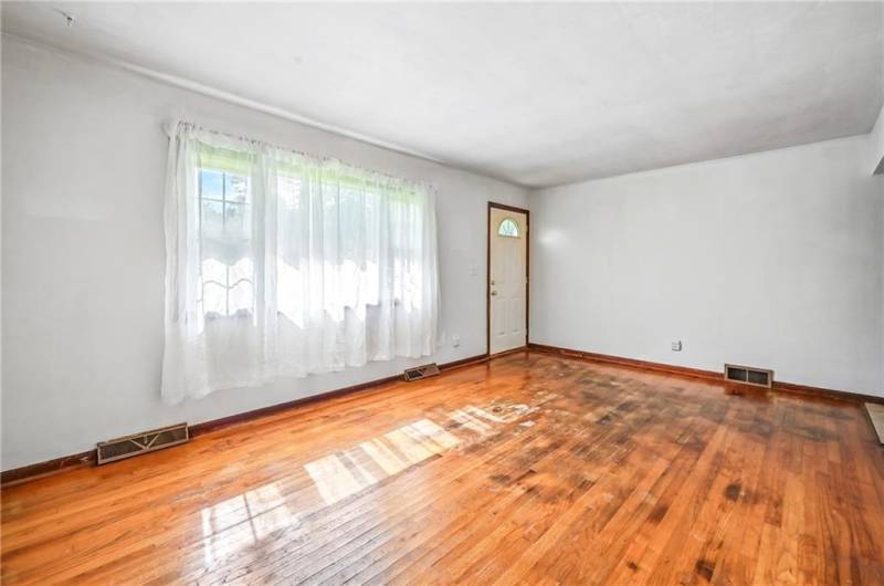 129 Shenango Park Rd, Transfer, PA 16154, 3 Bedrooms Bedrooms, 5 Rooms Rooms,1 BathroomBathrooms,Residential,For Sale,Shenango Park Rd,0,1711749