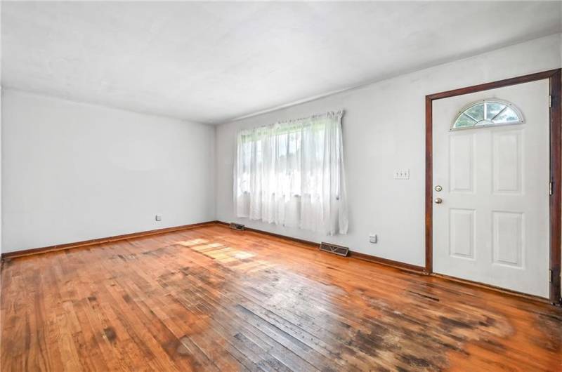 129 Shenango Park Rd, Transfer, PA 16154, 3 Bedrooms Bedrooms, 5 Rooms Rooms,1 BathroomBathrooms,Residential,For Sale,Shenango Park Rd,0,1711749