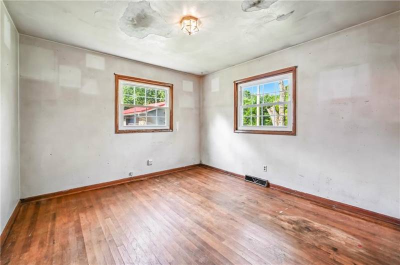 129 Shenango Park Rd, Transfer, PA 16154, 3 Bedrooms Bedrooms, 5 Rooms Rooms,1 BathroomBathrooms,Residential,For Sale,Shenango Park Rd,0,1711749