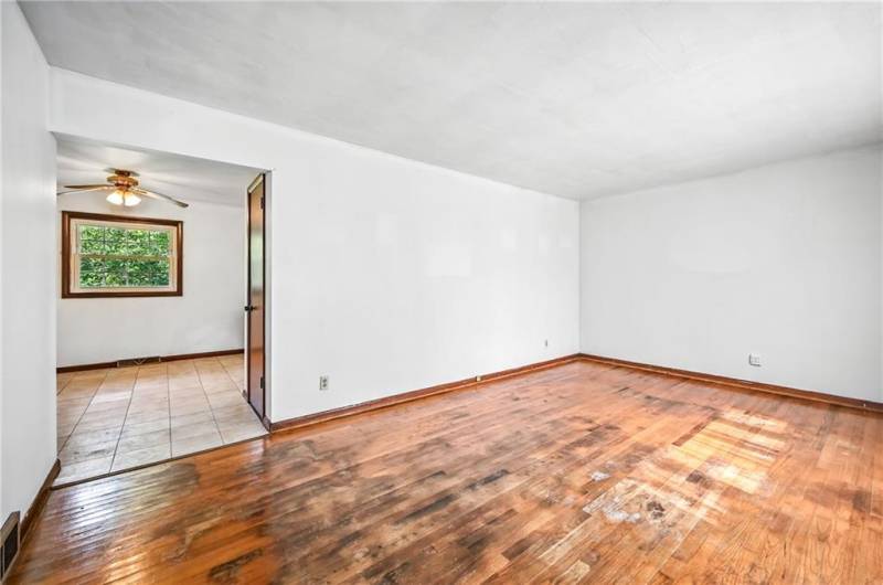 129 Shenango Park Rd, Transfer, PA 16154, 3 Bedrooms Bedrooms, 5 Rooms Rooms,1 BathroomBathrooms,Residential,For Sale,Shenango Park Rd,0,1711749