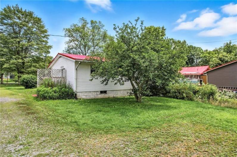 129 Shenango Park Rd, Transfer, PA 16154, 3 Bedrooms Bedrooms, 5 Rooms Rooms,1 BathroomBathrooms,Residential,For Sale,Shenango Park Rd,0,1711749