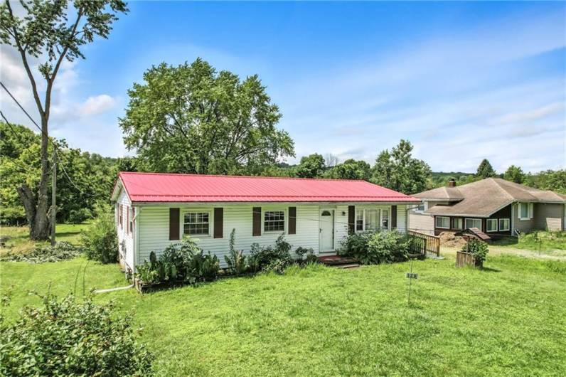 129 Shenango Park Rd, Transfer, PA 16154, 3 Bedrooms Bedrooms, 5 Rooms Rooms,1 BathroomBathrooms,Residential,For Sale,Shenango Park Rd,0,1711749
