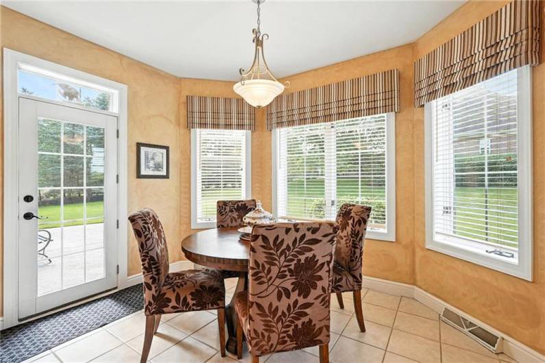 4020 Muirfield Drive, Presto, PA 15142, 4 Bedrooms Bedrooms, 12 Rooms Rooms,4.1 BathroomsBathrooms,Residential,For Sale,Muirfield Drive,0,1711763