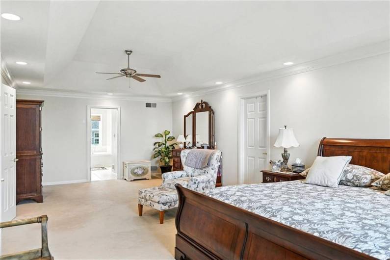 4020 Muirfield Drive, Presto, PA 15142, 4 Bedrooms Bedrooms, 12 Rooms Rooms,4.1 BathroomsBathrooms,Residential,For Sale,Muirfield Drive,0,1711763
