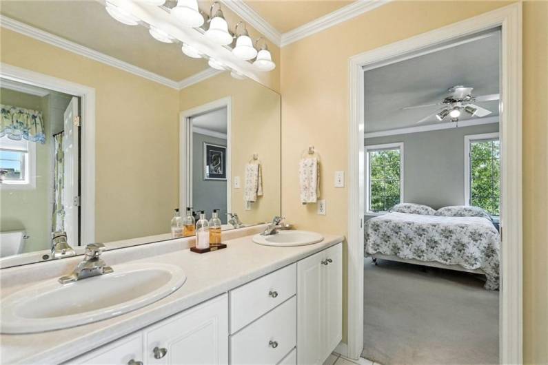 4020 Muirfield Drive, Presto, PA 15142, 4 Bedrooms Bedrooms, 12 Rooms Rooms,4.1 BathroomsBathrooms,Residential,For Sale,Muirfield Drive,0,1711763