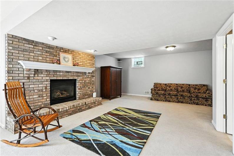 4020 Muirfield Drive, Presto, PA 15142, 4 Bedrooms Bedrooms, 12 Rooms Rooms,4.1 BathroomsBathrooms,Residential,For Sale,Muirfield Drive,0,1711763