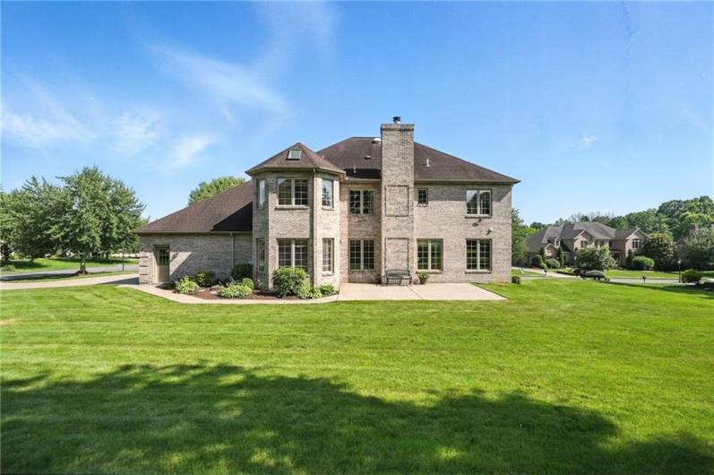 4020 Muirfield Drive, Presto, PA 15142, 4 Bedrooms Bedrooms, 12 Rooms Rooms,4.1 BathroomsBathrooms,Residential,For Sale,Muirfield Drive,0,1711763
