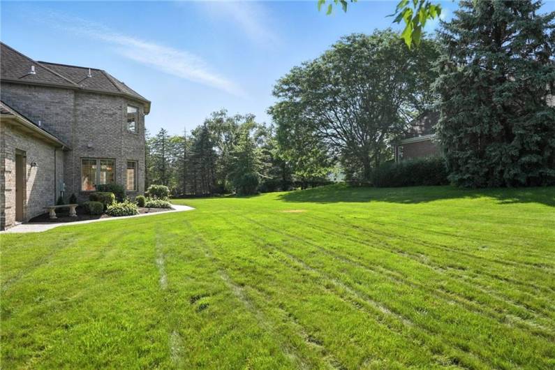 4020 Muirfield Drive, Presto, PA 15142, 4 Bedrooms Bedrooms, 12 Rooms Rooms,4.1 BathroomsBathrooms,Residential,For Sale,Muirfield Drive,0,1711763