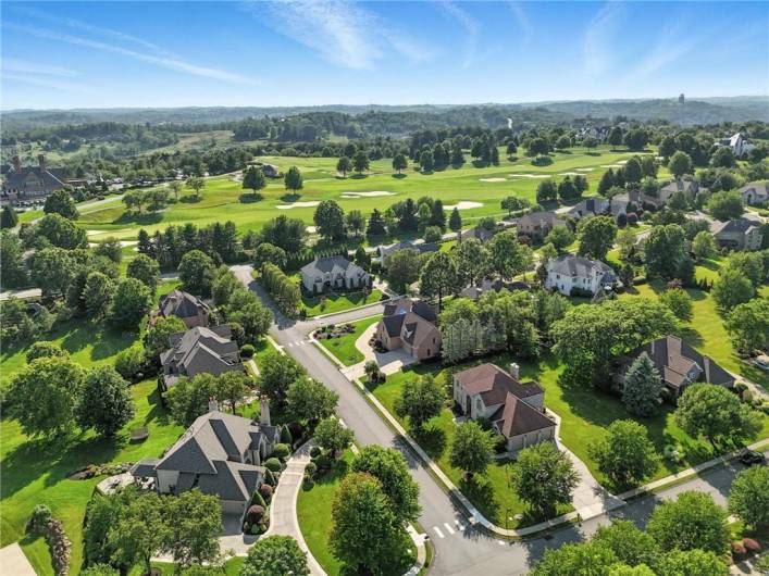 4020 Muirfield Drive, Presto, PA 15142, 4 Bedrooms Bedrooms, 12 Rooms Rooms,4.1 BathroomsBathrooms,Residential,For Sale,Muirfield Drive,0,1711763