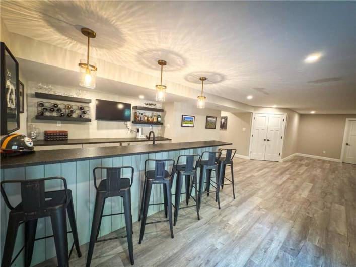 112 Hare Ct, Evans City, PA 16033, 5 Bedrooms Bedrooms, 12 Rooms Rooms,3.1 BathroomsBathrooms,Residential,For Sale,Hare Ct,0,1711773