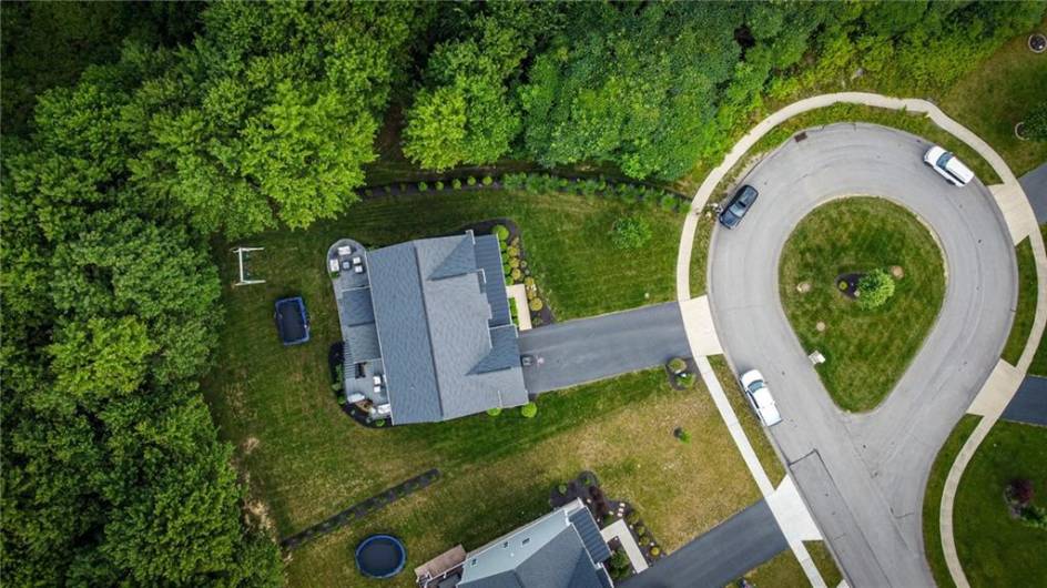 112 Hare Ct, Evans City, PA 16033, 5 Bedrooms Bedrooms, 12 Rooms Rooms,3.1 BathroomsBathrooms,Residential,For Sale,Hare Ct,0,1711773