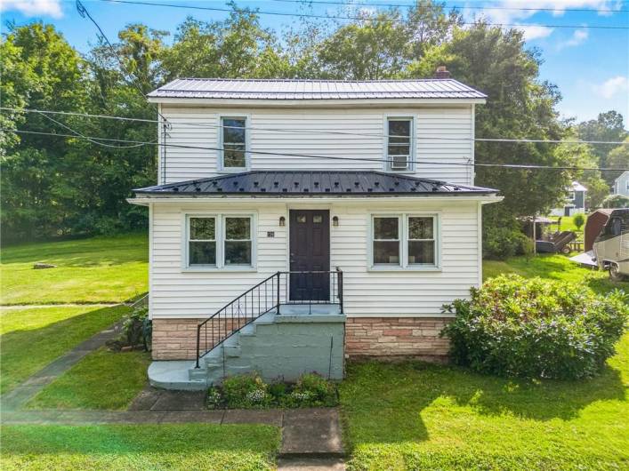 136 B St, Stoystown, PA 15563, 2 Bedrooms Bedrooms, ,1 BathroomBathrooms,Residential,For Sale,B St,1711775