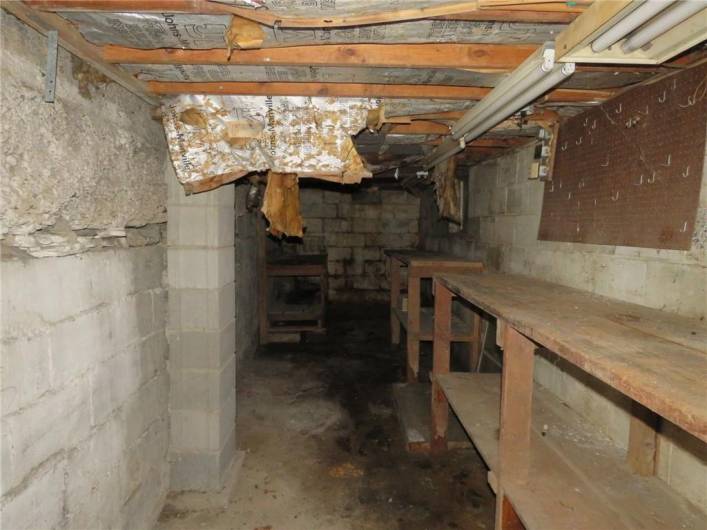 405 Upper Rd, Pittsburgh, PA 15228, 3 Bedrooms Bedrooms, ,1.1 BathroomsBathrooms,Residential,For Sale,Upper Rd,1711783