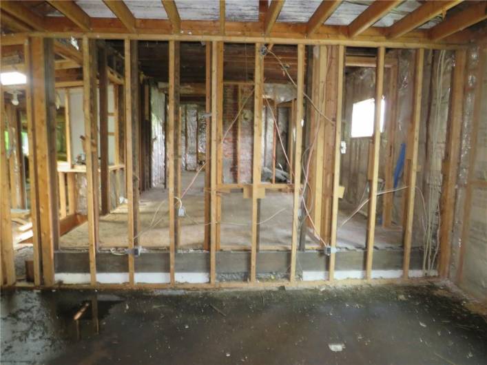 405 Upper Rd, Pittsburgh, PA 15228, 3 Bedrooms Bedrooms, ,1.1 BathroomsBathrooms,Residential,For Sale,Upper Rd,1711783