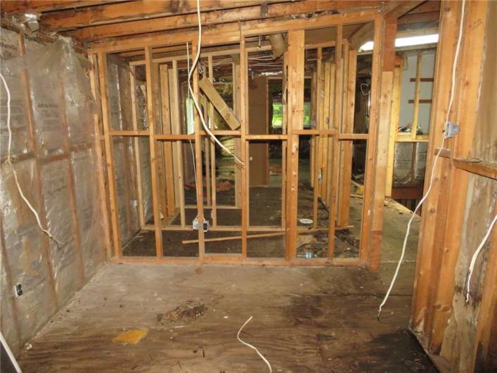 405 Upper Rd, Pittsburgh, PA 15228, 3 Bedrooms Bedrooms, ,1.1 BathroomsBathrooms,Residential,For Sale,Upper Rd,1711783
