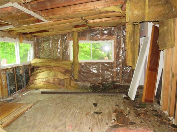 405 Upper Rd, Pittsburgh, PA 15228, 3 Bedrooms Bedrooms, ,1.1 BathroomsBathrooms,Residential,For Sale,Upper Rd,1711783