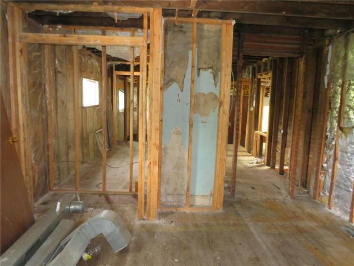 405 Upper Rd, Pittsburgh, PA 15228, 3 Bedrooms Bedrooms, ,1.1 BathroomsBathrooms,Residential,For Sale,Upper Rd,1711783