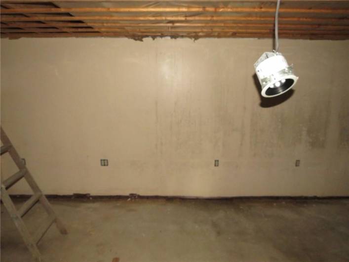 405 Upper Rd, Pittsburgh, PA 15228, 3 Bedrooms Bedrooms, ,1.1 BathroomsBathrooms,Residential,For Sale,Upper Rd,1711783