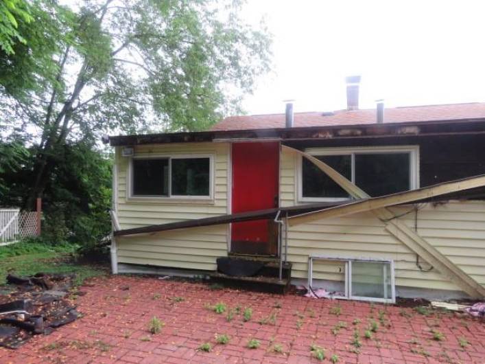 405 Upper Rd, Pittsburgh, PA 15228, 3 Bedrooms Bedrooms, ,1.1 BathroomsBathrooms,Residential,For Sale,Upper Rd,1711783