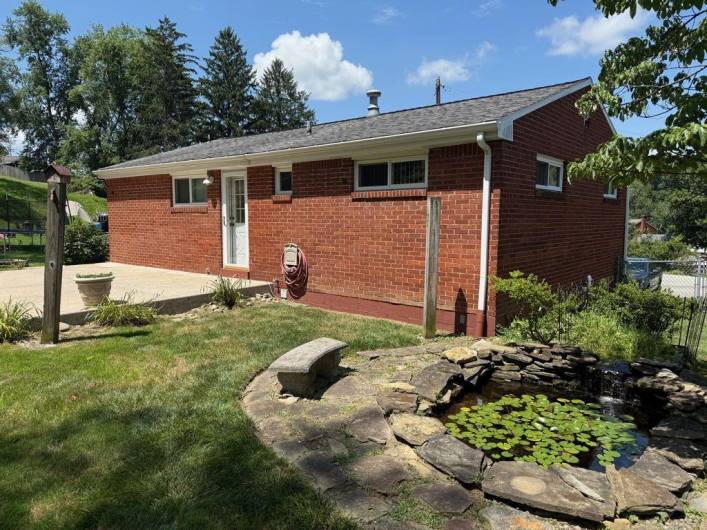 13901 Harvie Court, Irwin, PA 15642, 3 Bedrooms Bedrooms, 8 Rooms Rooms,1 BathroomBathrooms,Residential,For Sale,Harvie Court,1711788