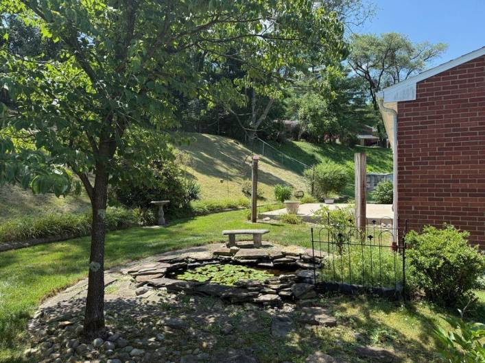 13901 Harvie Court, Irwin, PA 15642, 3 Bedrooms Bedrooms, 8 Rooms Rooms,1 BathroomBathrooms,Residential,For Sale,Harvie Court,1711788