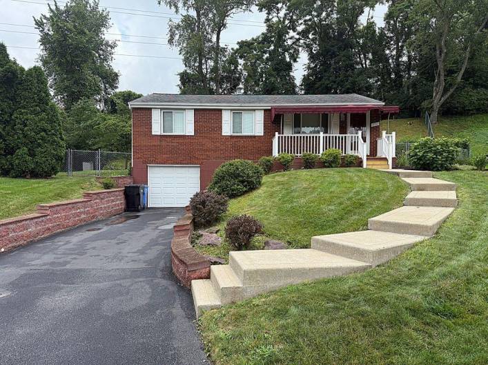 13901 Harvie Court, Irwin, PA 15642, 3 Bedrooms Bedrooms, 8 Rooms Rooms,1 BathroomBathrooms,Residential,For Sale,Harvie Court,1711788
