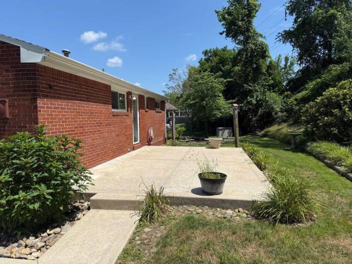 13901 Harvie Court, Irwin, PA 15642, 3 Bedrooms Bedrooms, 8 Rooms Rooms,1 BathroomBathrooms,Residential,For Sale,Harvie Court,1711788