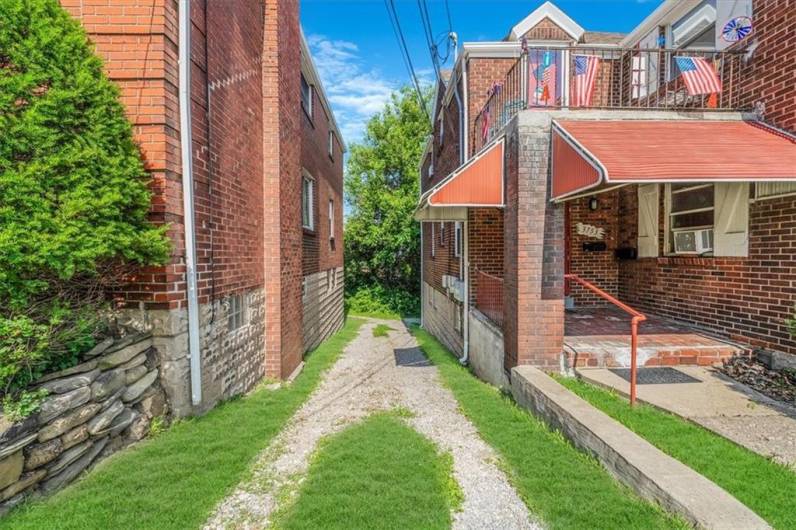 3753 Brownsville Rd, Pittsburgh, PA 15227, ,Multi-unit,For Sale,Brownsville Rd,1711789