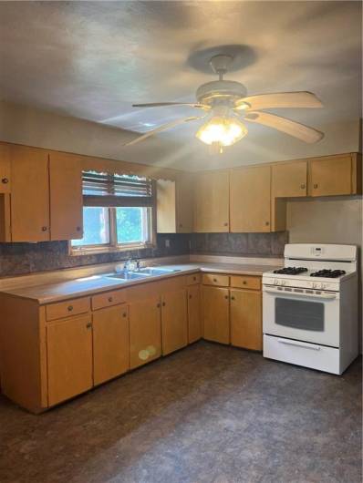 842 Cedar Ave, Sharon, PA 16146, 4 Bedrooms Bedrooms, 8 Rooms Rooms,1.1 BathroomsBathrooms,Residential,For Sale,Cedar Ave,0,1711798