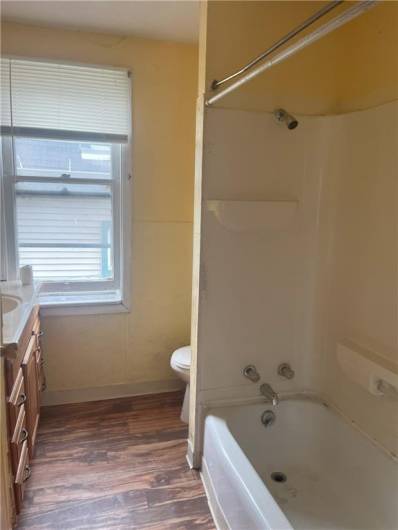 842 Cedar Ave, Sharon, PA 16146, 4 Bedrooms Bedrooms, 8 Rooms Rooms,1.1 BathroomsBathrooms,Residential,For Sale,Cedar Ave,0,1711798